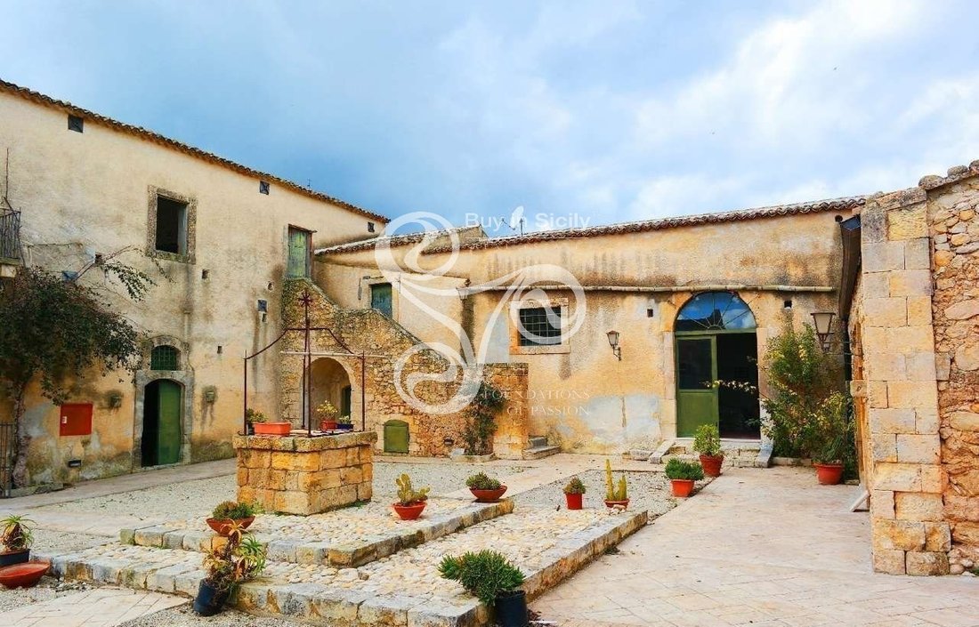Sale Of A Farmhouse Of 1834 In Noto 060 19 In Noto, Sicily, Italy For