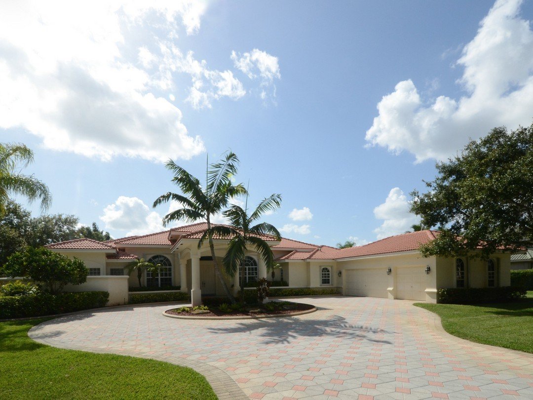 4 Bedrooms Single Family Detached In Davie, Fl, United States For Sale