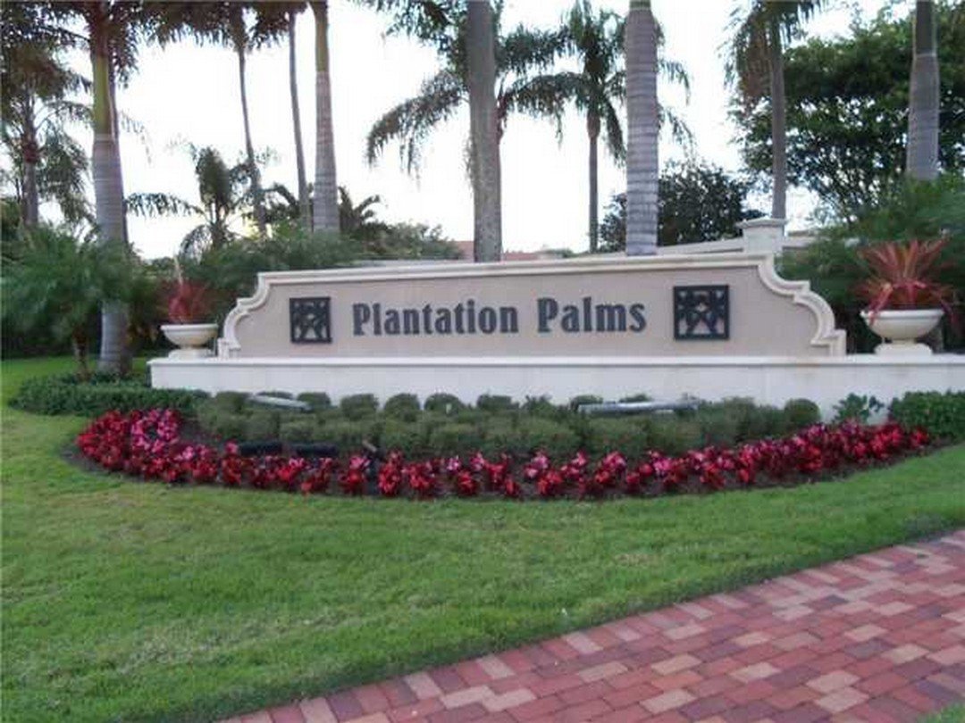 4 Bedrooms Single Family Detached In Plantation, Fl, United States For