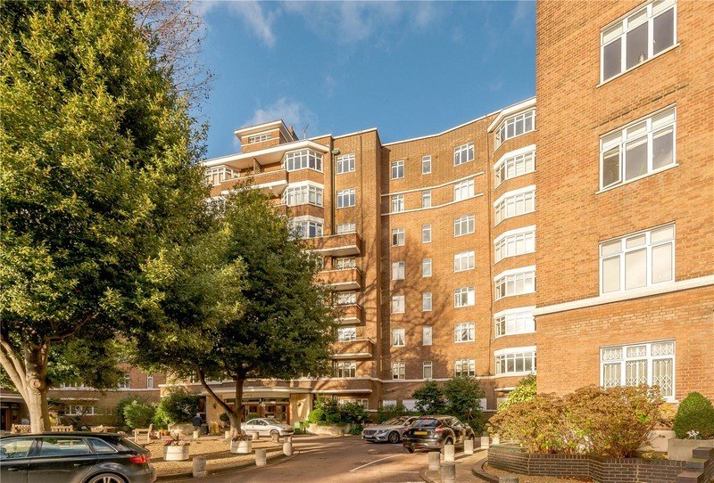 Melton Court, Onslow Crescent, South Kensington, in London, United