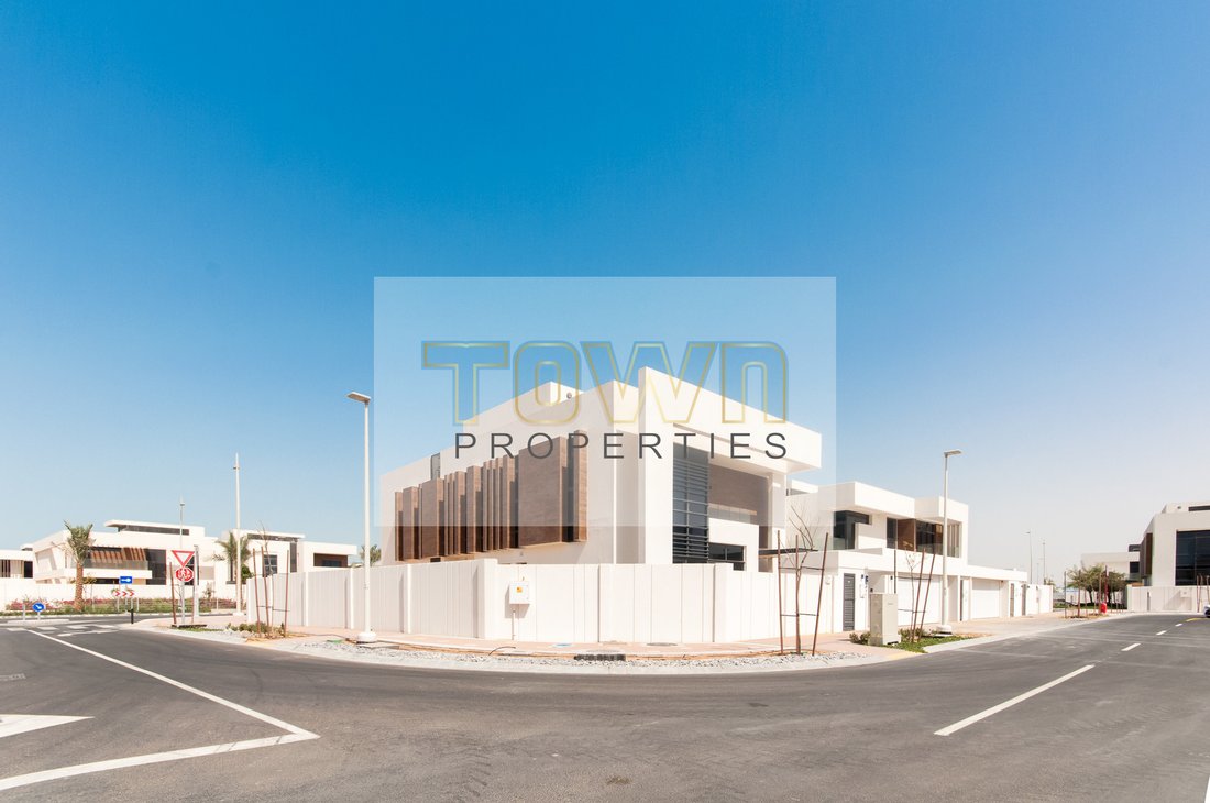 Villa / House For Sell In Yas In Abu Dhabi, Abu Dhabi, United Arab