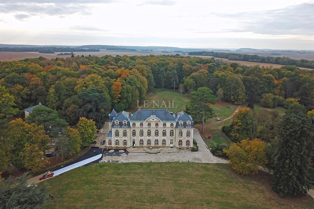 Splendid french estate for sale close to Paris. in FONTAINEBLEAU