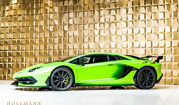 LAMBORGHINI AVENTADOR SVJ (10815388)