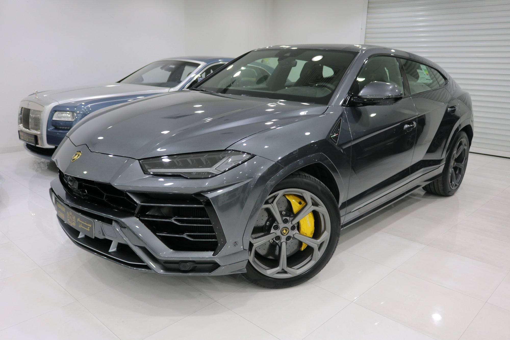 Lamborghini Urus черный матовый