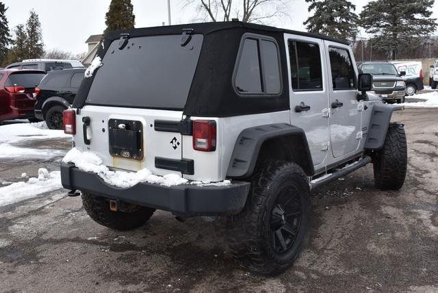 2010 Jeep Wrangler Unlimited in Woodstock, Illinois, United States 2 - 10816534