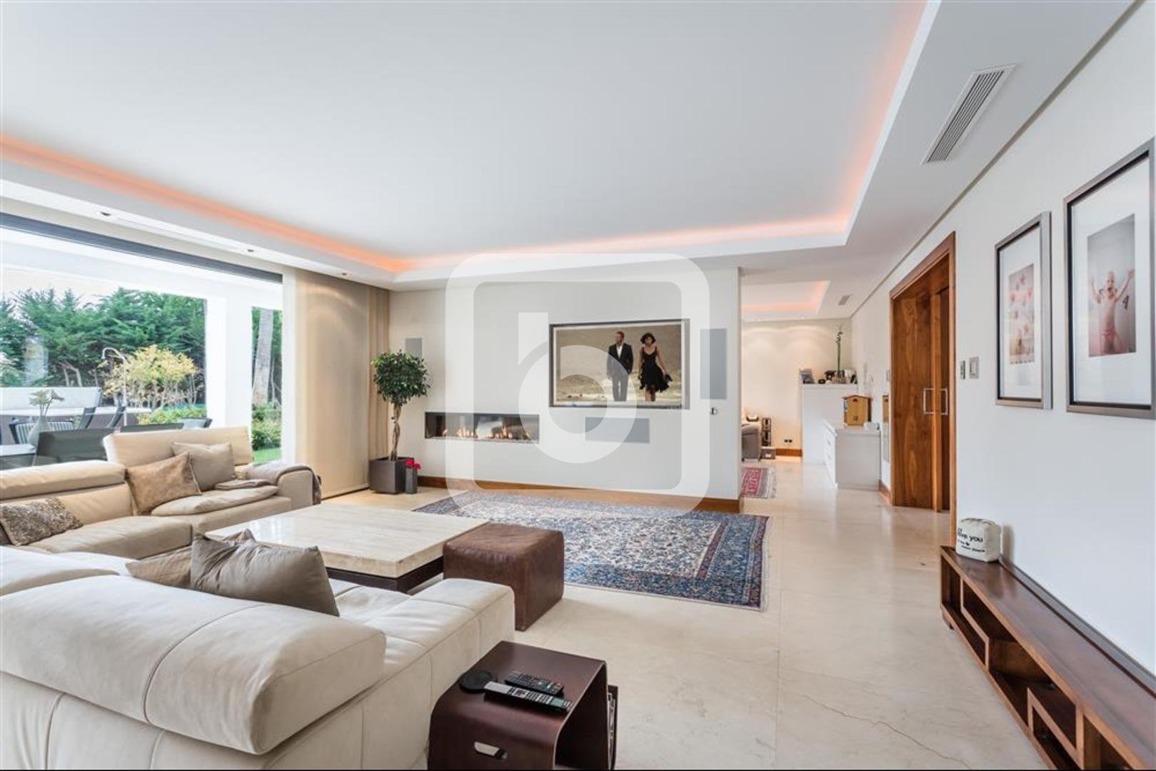 Es Est 012402 In Estepona Spain For Sale 10725369
