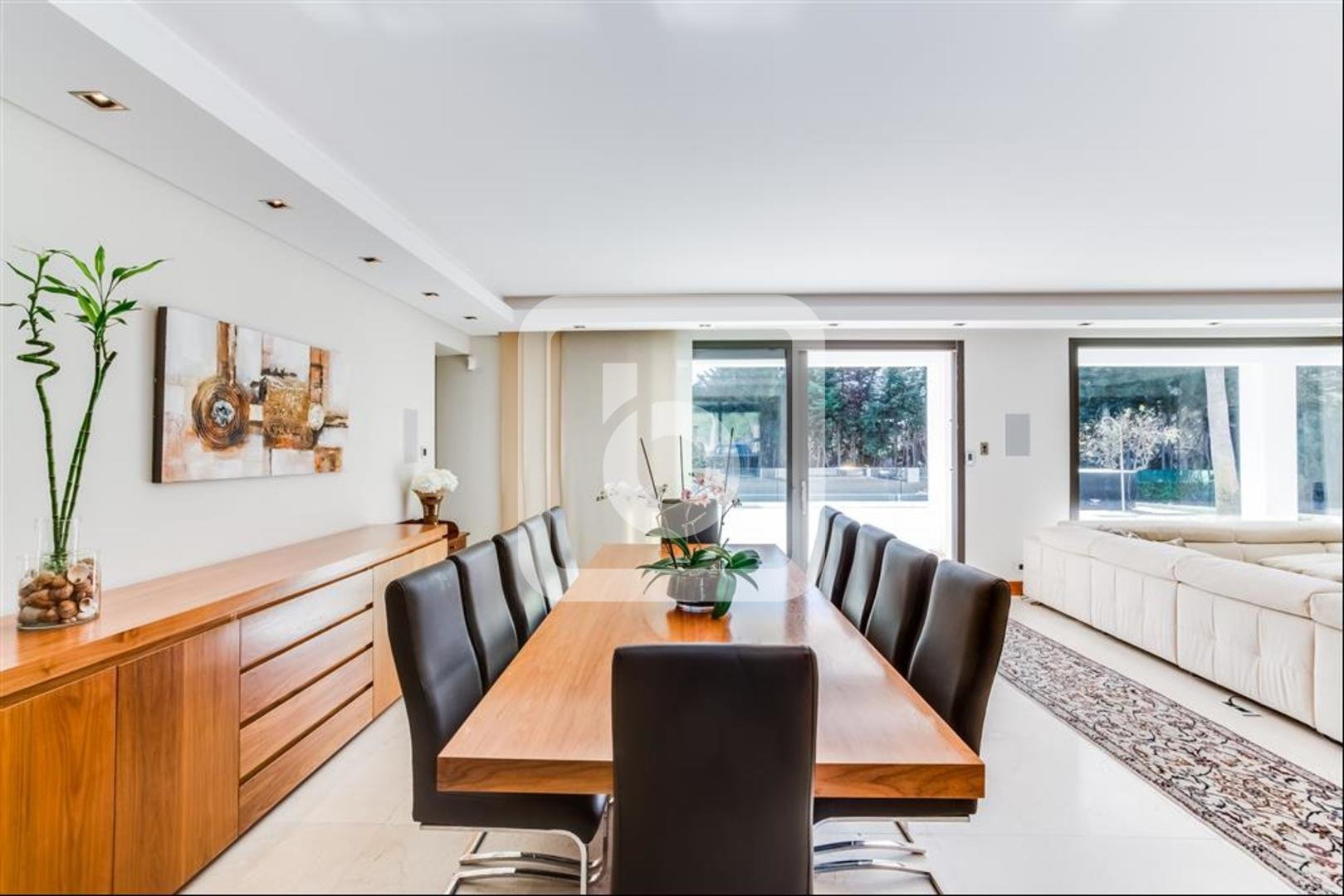 Es Est 012402 In Estepona Spain For Sale 10725369