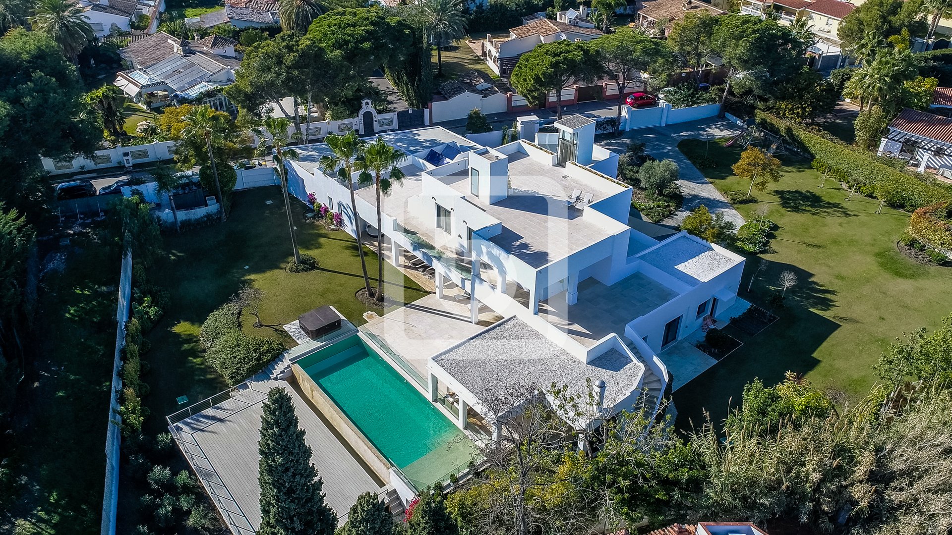 Es Est 012402 In Estepona Spain For Sale 10725369
