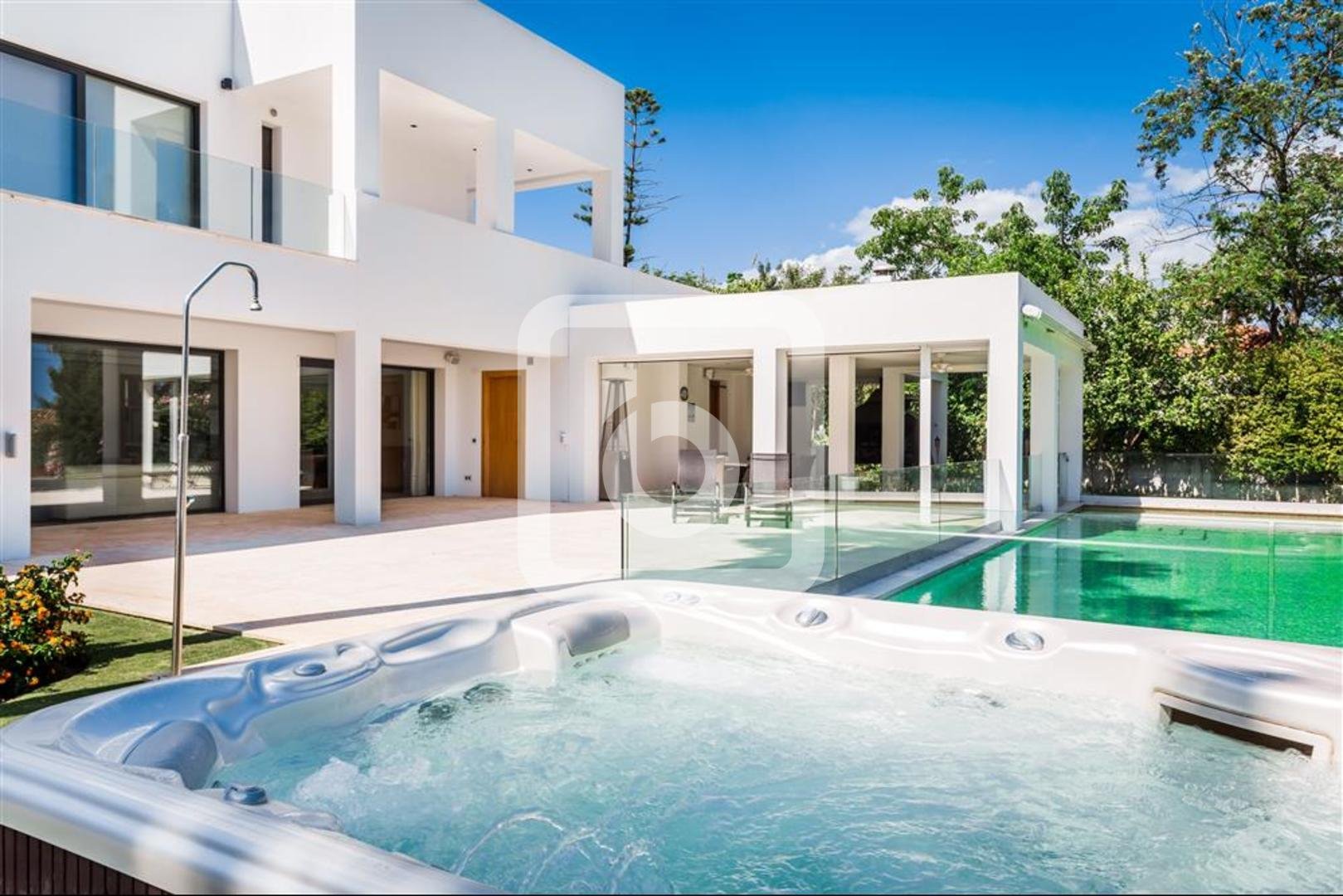 Es Est 012402 In Estepona Spain For Sale 10725369