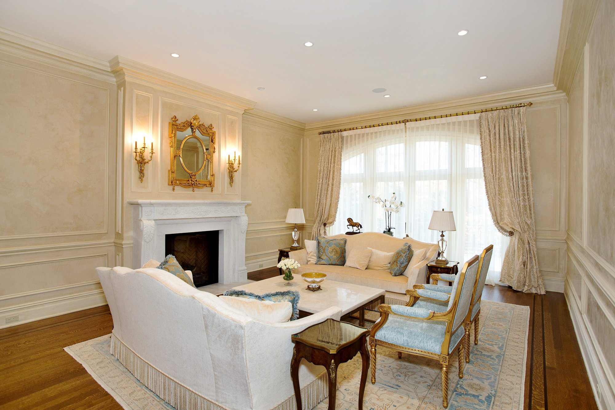 Stately 8,000 Square Foot Brick Colonial In Kings Point, Ny, United