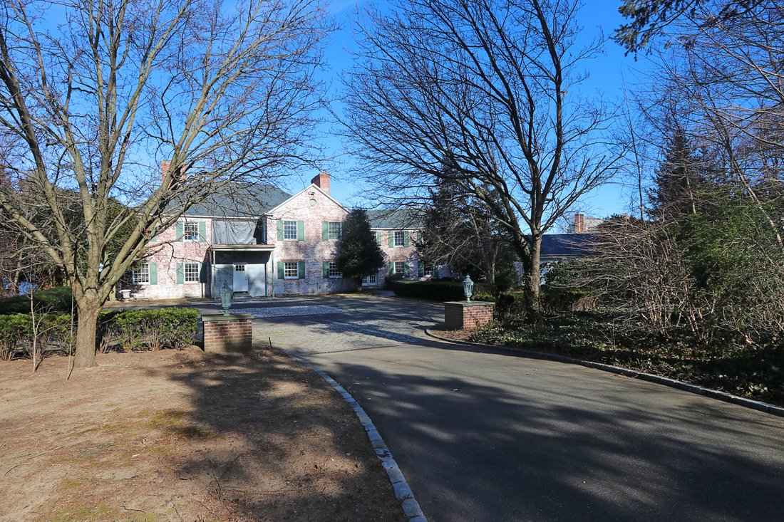 Waterfront 1927 Brick Colonial In Bayville, New York, United