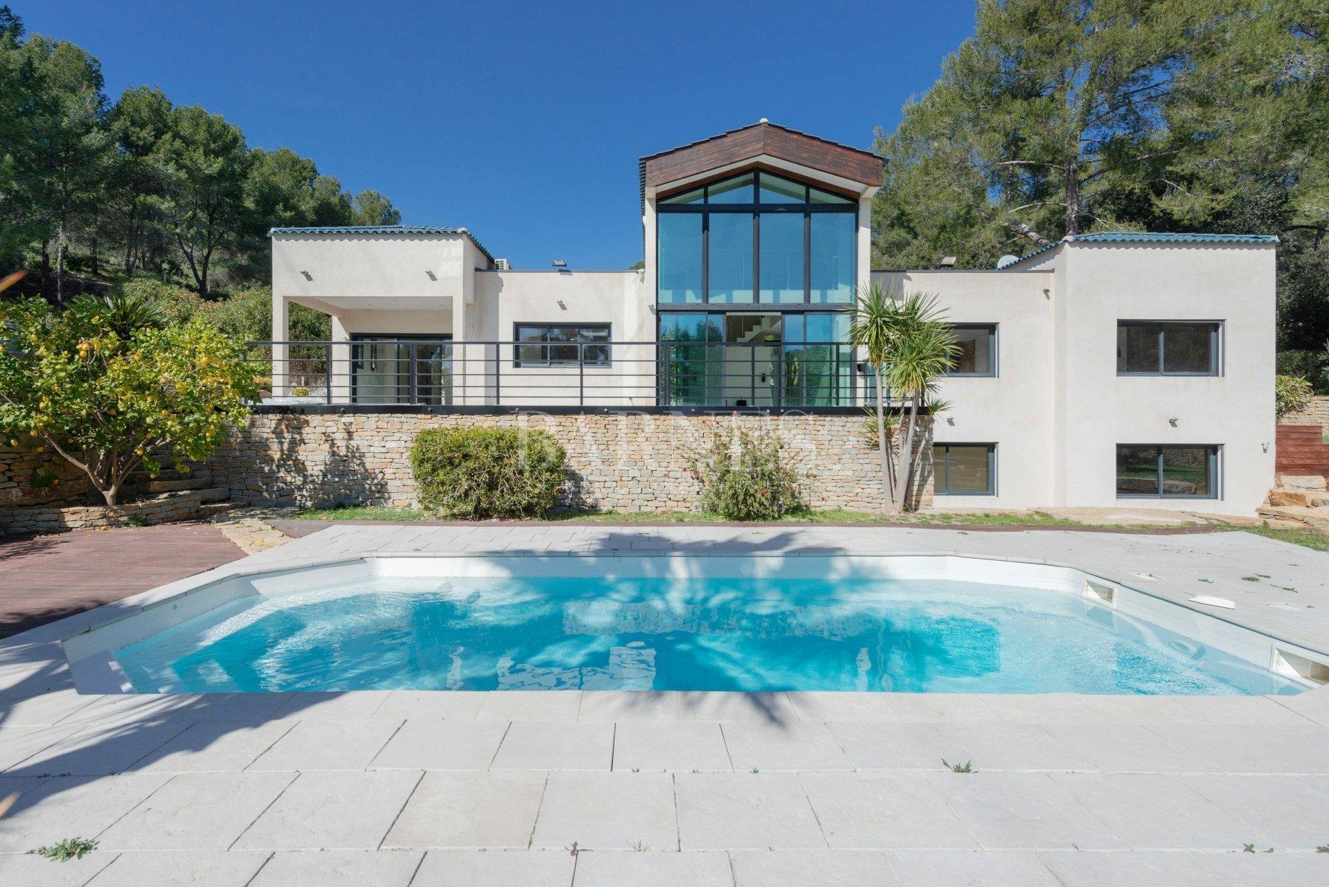 Sale House Marseille 11ème (Les Accates) in Marseille 11ème, France for sale (10831494)