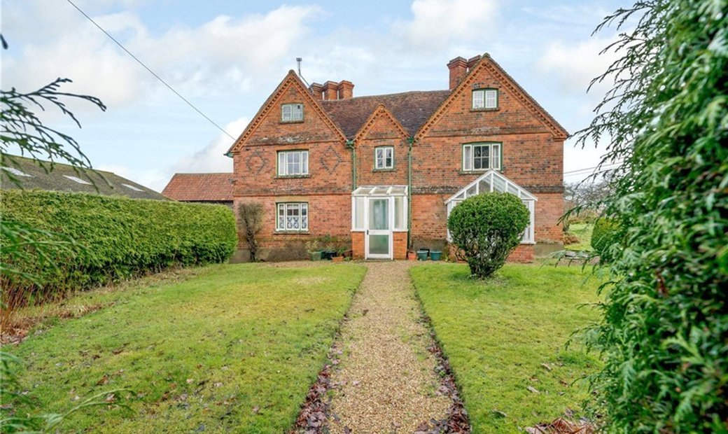 Firgrove Road, Eversley, Hook, Hampshire, RG27 in Hook, United Kingdom