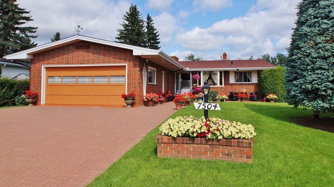 River Valley View From This Custom Built Bungalow In Edmonton, Alberta