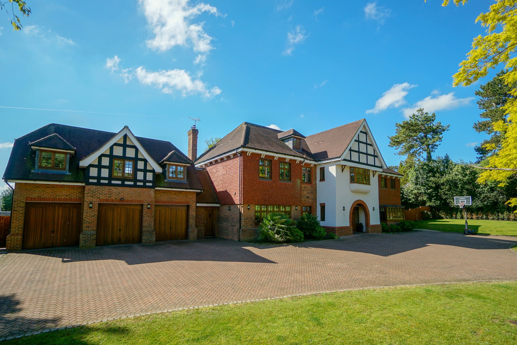 Marchwood House in Fetcham, United Kingdom for sale (10832142)