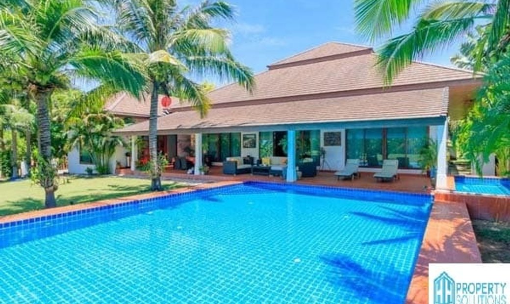 Palm Hills Fabulous Pool Villa Located On A In Hua Hin District
