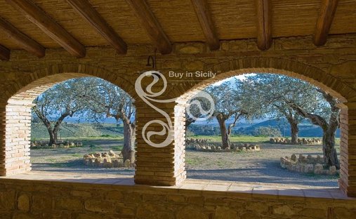 Castle for Sale in Piazza Armerina, Sicily, Italy