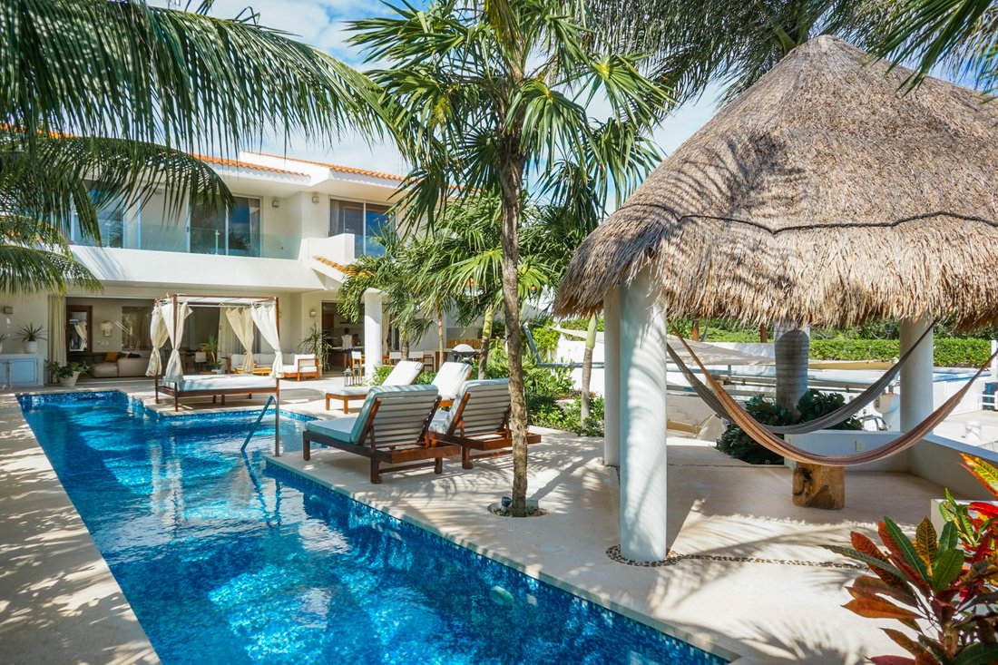 Modern Villa With Boat Dock In Quintana Roo, Mexico For Sale (10837800)