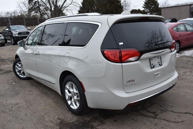 2020 Chrysler Pacifica in Woodstock, Illinois, United States 4 - 10796012