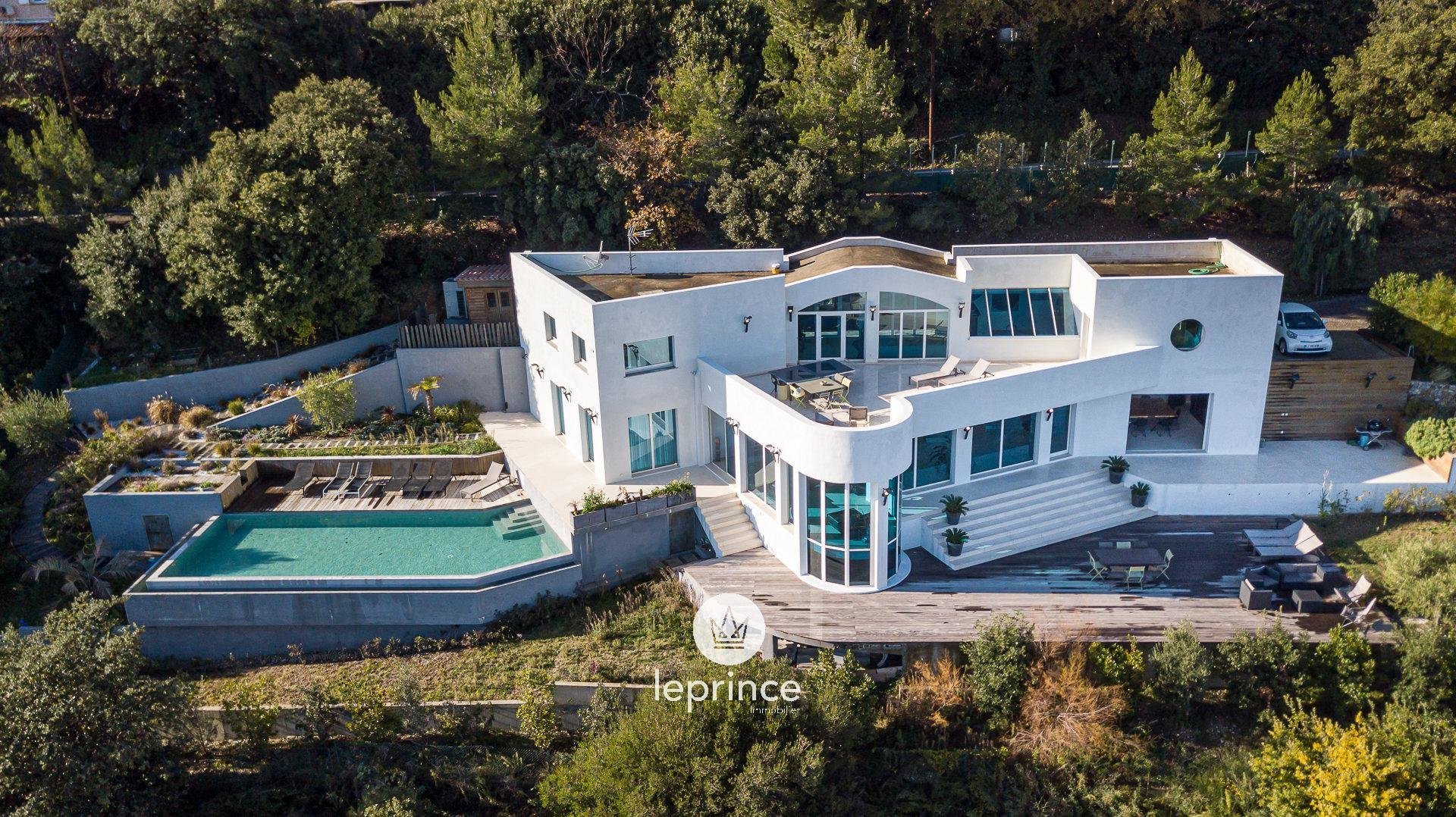 Sale Villa SaintLaurentduVar (Corniche in Saint Laurent Du Var