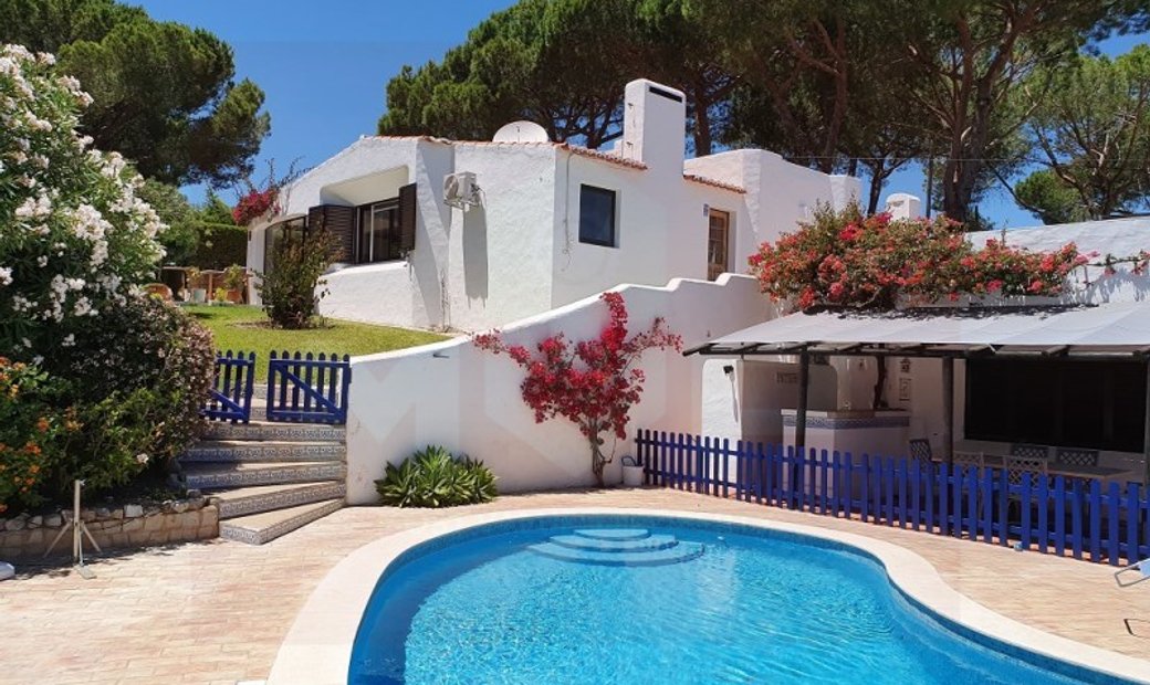 House 4 Bedrooms For Sale Albufeira In Albufeira, Algarve, Portugal For