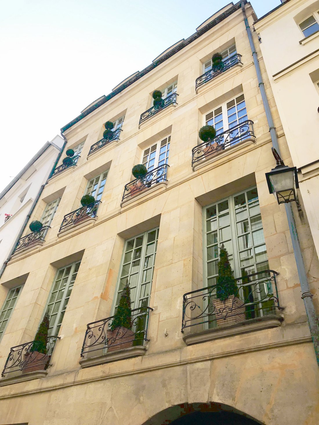 Paris V Authentic 17th Century House Built Near Notre Dame In Paris