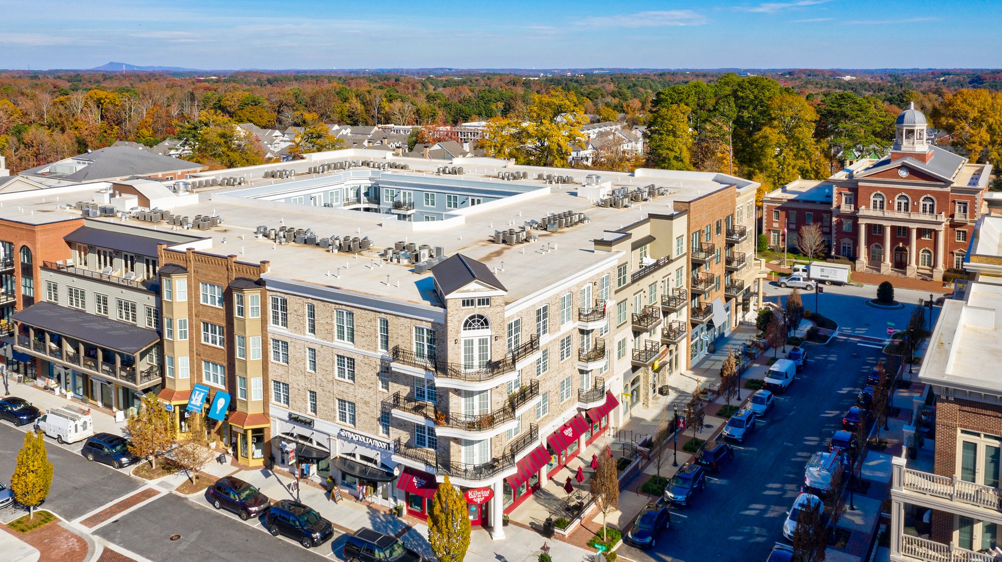 Luxury Downtown Alpharetta Home In Gated in Alpharetta, GA, United