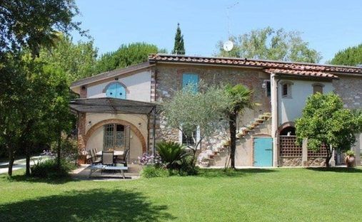 Country House in Tonfano, Pietrasanta, Italy 1