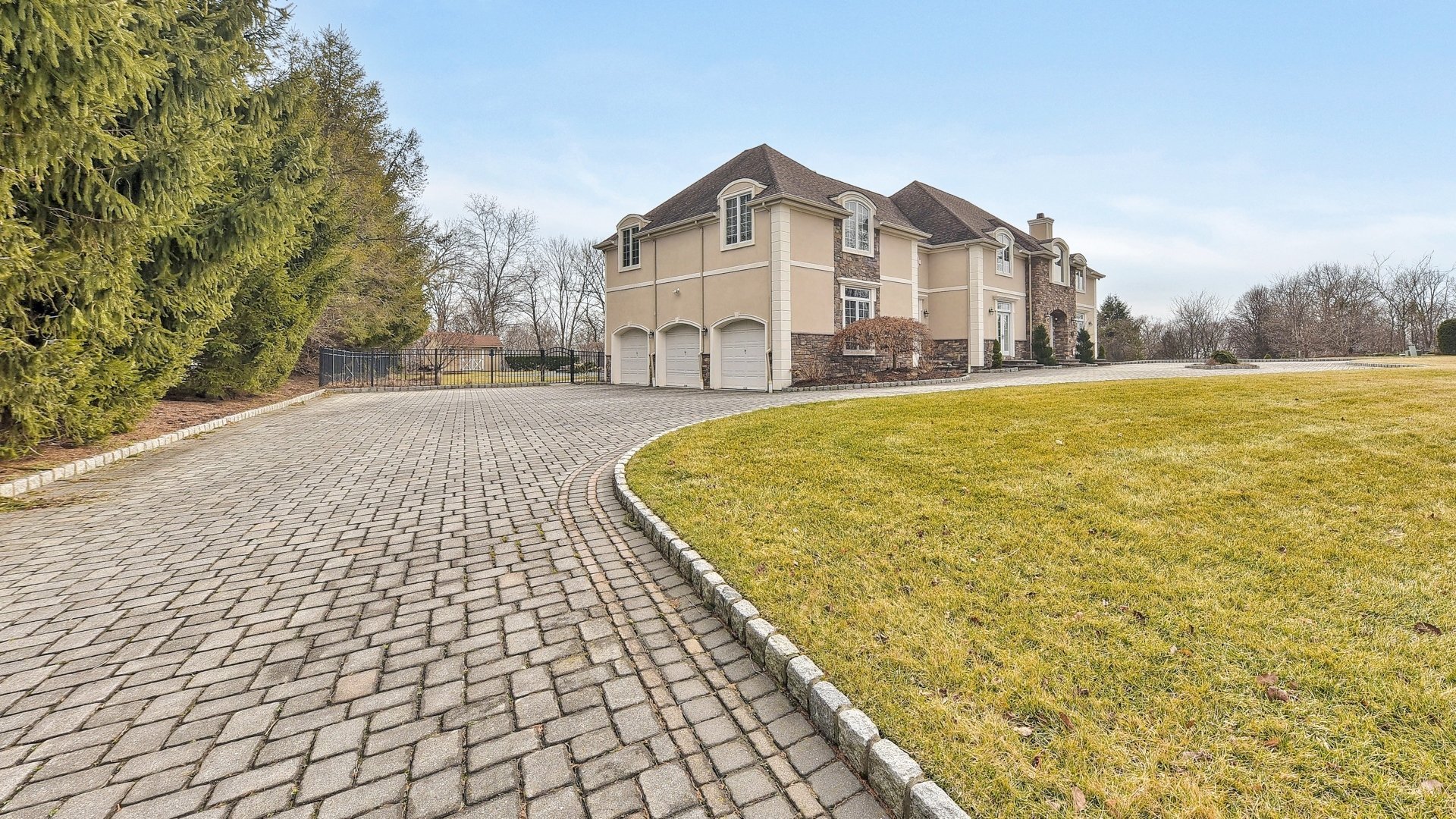 5 Bedrooms Single Family Detached in Kinnelon, NJ, United States for