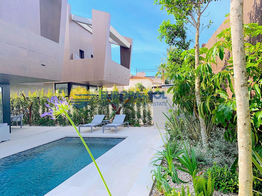 Exclusive Houses In The Center In Playa Del Albir, Valencian Community