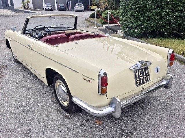 Cabriolet in Roncadelle, Lombardy, Italy 5 - 10867876