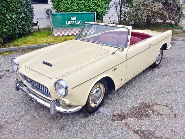 Cabriolet in Roncadelle, Lombardy, Italy 1 - 10867876