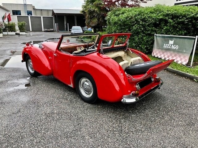 Cabriolet in Roncadelle, Lombardy, Italy 3 - 10867942