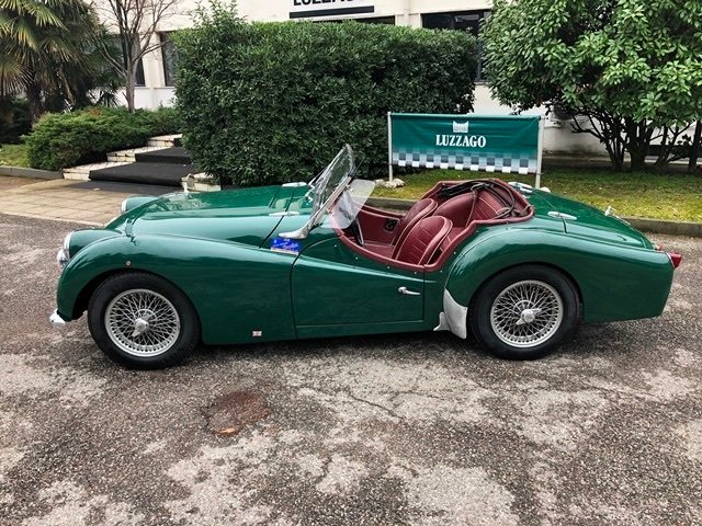 Cabriolet in Roncadelle, Lombardy, Italy 2 - 10867956