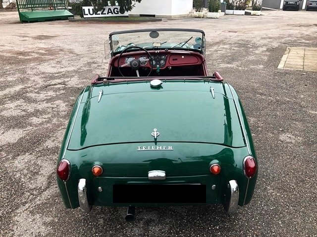 Cabriolet in Roncadelle, Lombardy, Italy 4 - 10867956