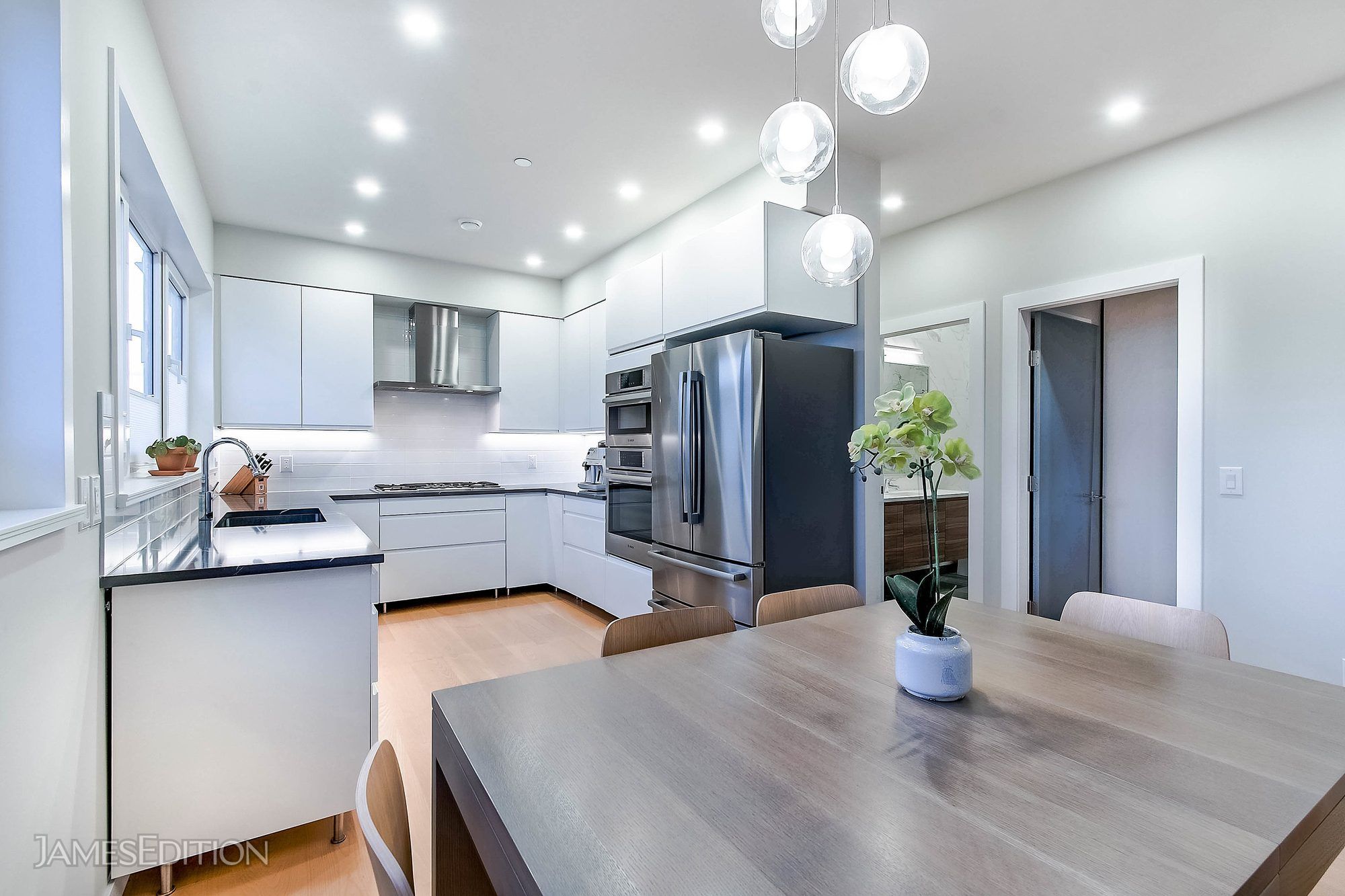 Panoramic Oceanview Gem in White Rock, Canada for sale (10868929)