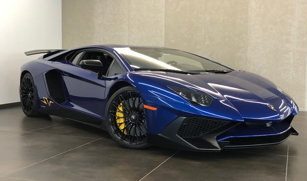 2017 Lamborghini Aventador (10871560)