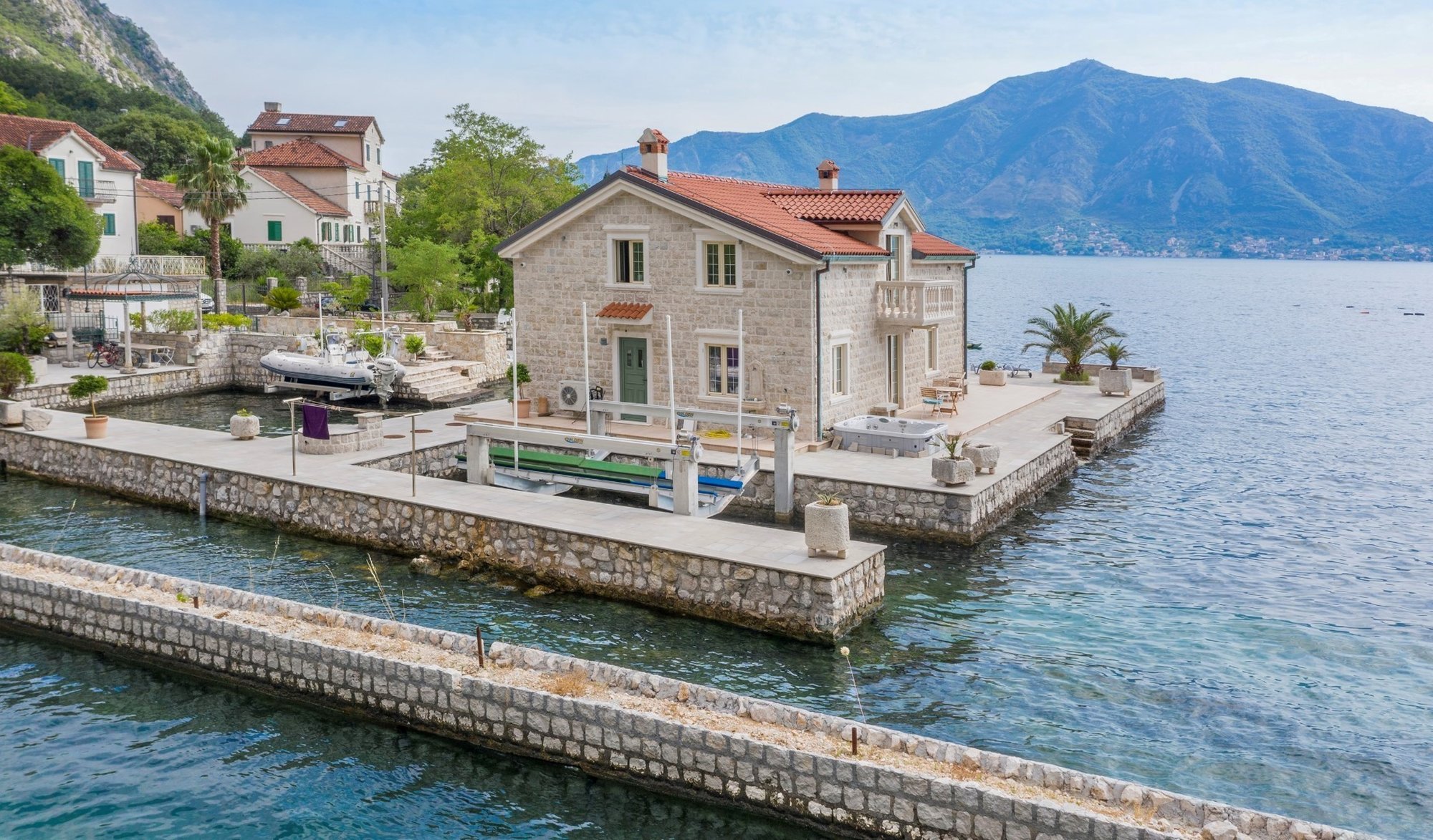 Island Villa in Kotor, Montenegro for sale (10875317)