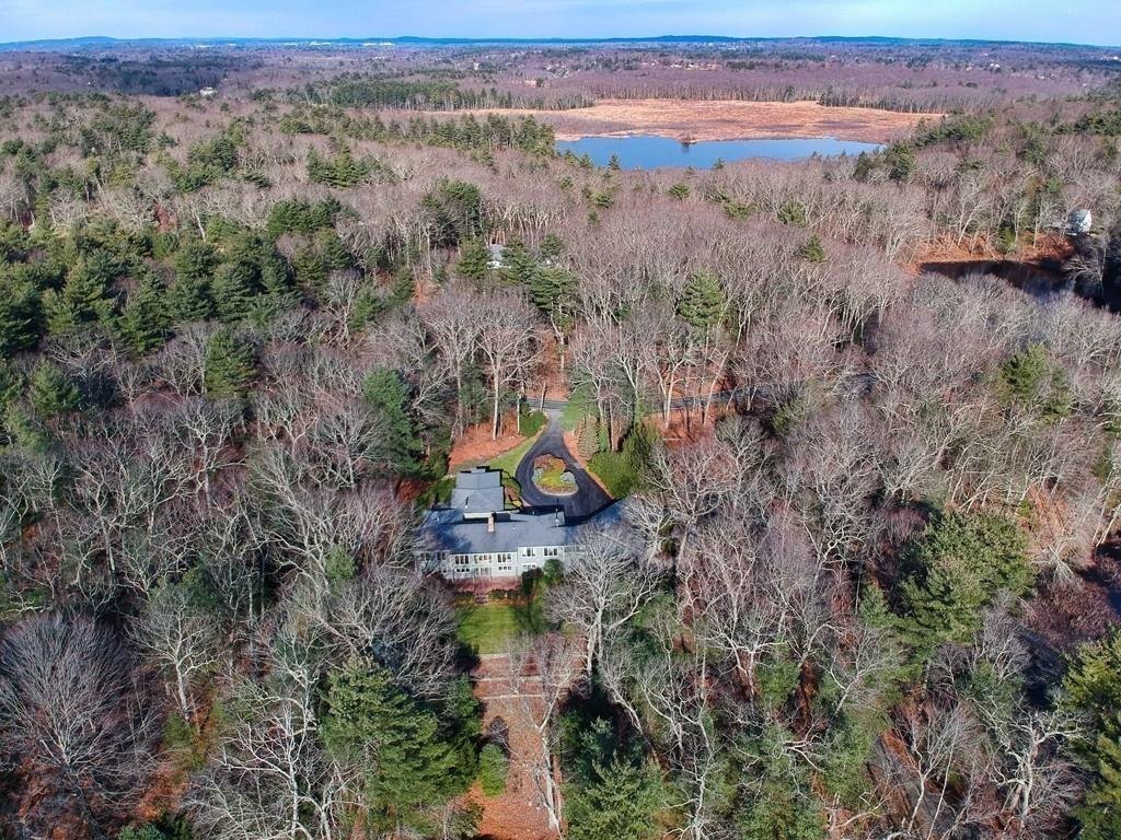 Spectacular Farm Pond Contemporary in Sherborn, MA, United States for