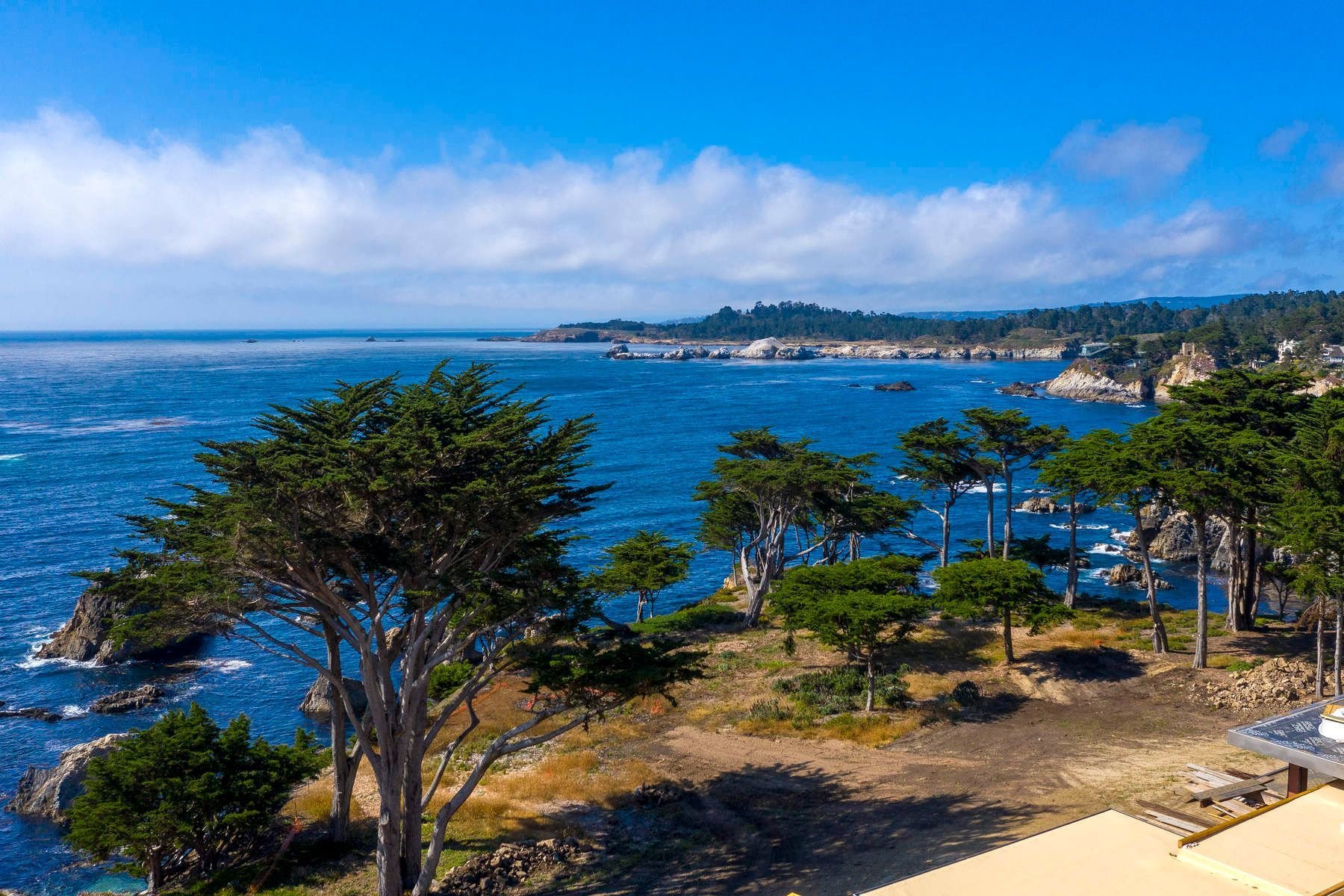 Contemporary Oceanfront Estate in Carmel Highlands, CA, United States