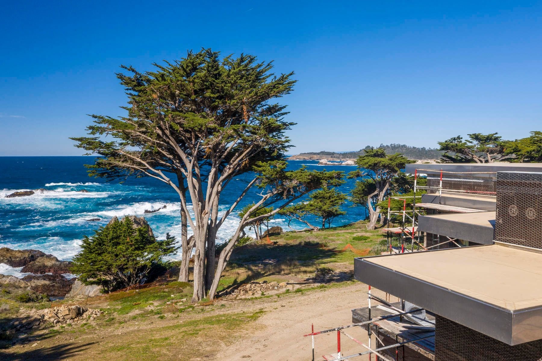 Contemporary Oceanfront Estate in Carmel Highlands, CA, United States