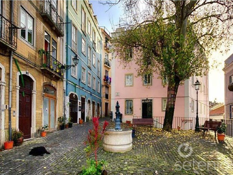 Mouraria, Building Totally Vacant. Panoramic City View. In Lisbon