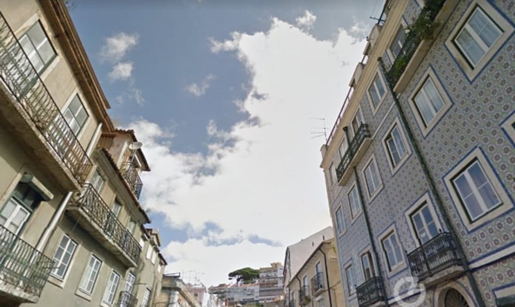 Mouraria. Building 6 Apartments And 2 Stores. Great In Lisbon, Portugal