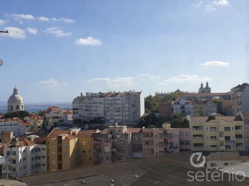 Graça, Building Consisting Of 5 Floors, 9 Apartments, In Lisbon