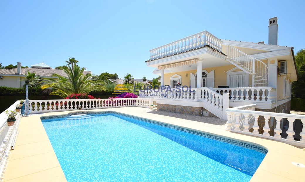 Fantastic Luxury Villa With In L'alfàs Del Pi, Valencian Community ...