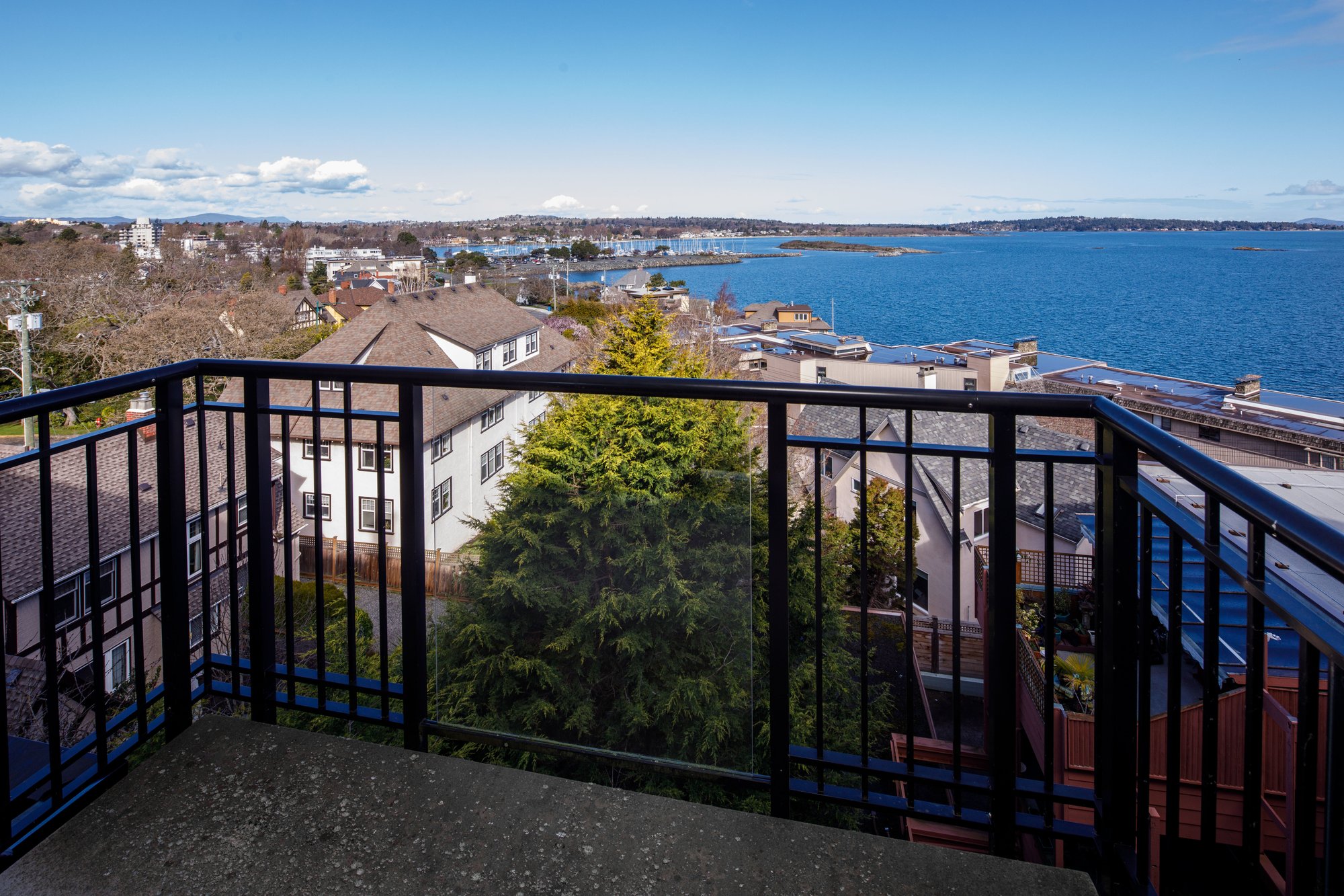405 1175 Beach Dr. Oceanfront residence at Oak Bay Beach in Victoria