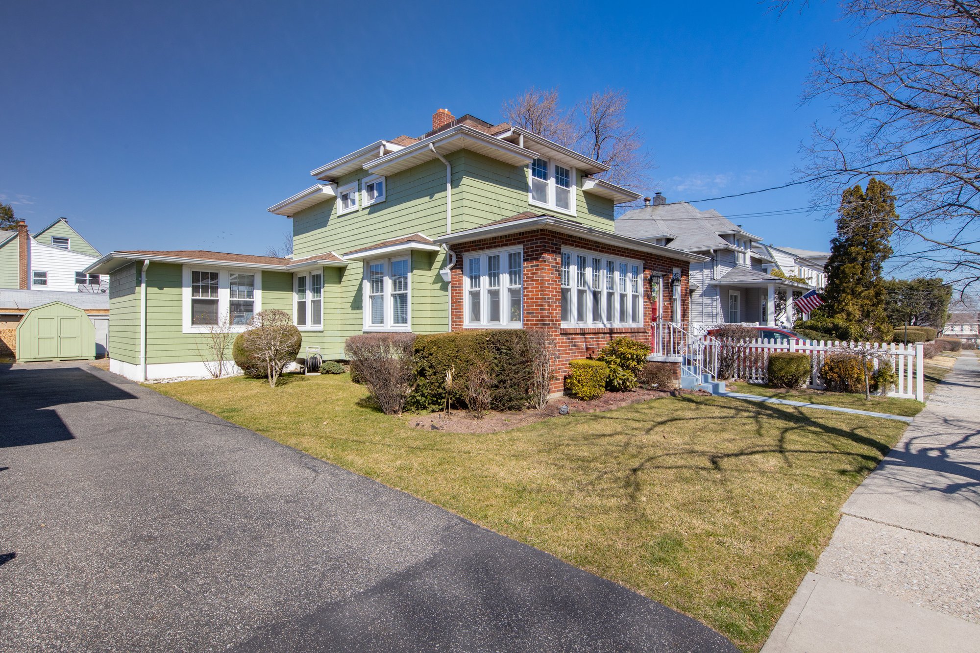 To 123 Briggs Avenue in Yonkers, NY, United States for sale