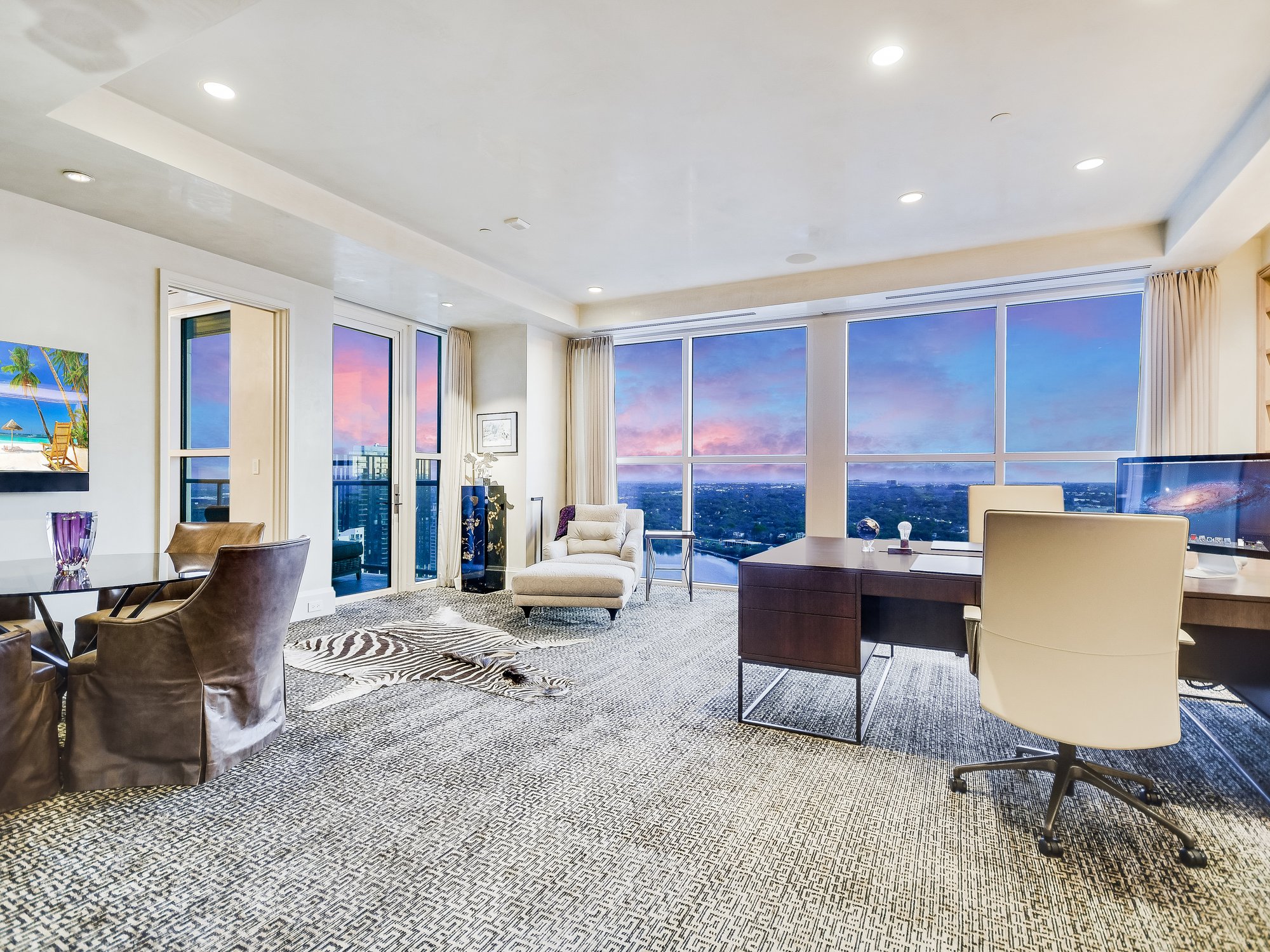 The Four Seasons, 30th Floor Penthouse in Austin, TX, United States for