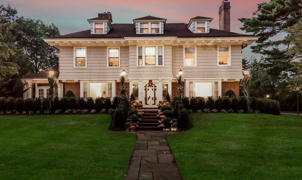 83 Third Street, Garden City, Ny, 11530 In Garden City, New York