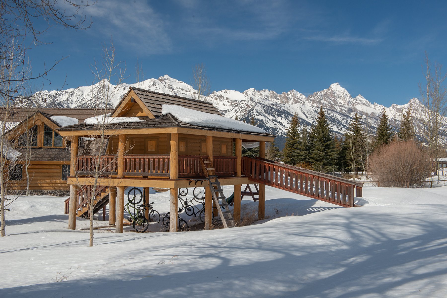 Custom Log Home With Amazing Teton Views in Jackson, WY, United States